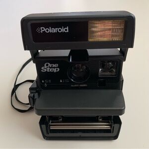 Vintage Polaroid One Step 600 Instant Film Camera With Strap: Untested